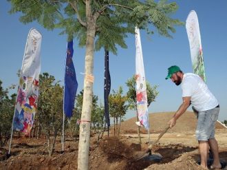 Alman Dj, Expo 2016 Antalya Alanına ‘Jacaranda” Dikti