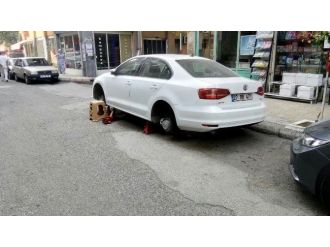 Park Halindeki Otomobillerin Lastiklerini Kestiler