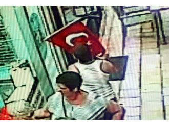 Danimarkalı Down Sendromlu Çocuğun Türk Bayrağı Sevgisi
