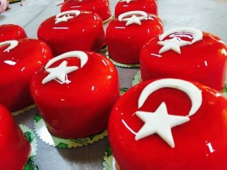Ay Yıldız’lı Pastalar Büyük İlgi Gördü
