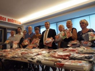 Chp’den Savaşı Bitirmek İçin Kalem Defter Kampanyası