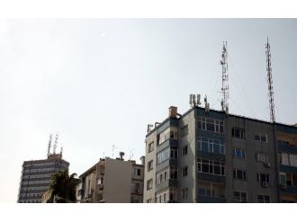 Baz İstasyonları Yaşam Alanları, Okul Ve Çocuk Parkı Yakınlarında Yasaklandı