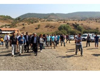 Bakan Doğan Şehit Evini Ziyaret Etti