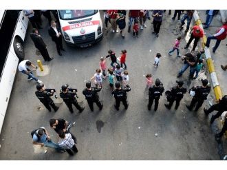 Suriyeli Mültecilerin Otogarda Gergin Bekleyişi