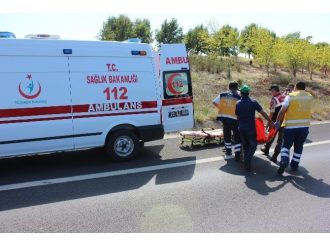 Suriyeli Sığınmacılar Otobanda Kamp Kurdu