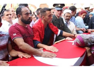 Hataylı Şehit Gözyaşları Arasında Toprağa Verildi