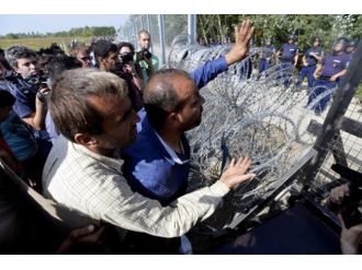 Macaristan’dan İnsanlık Ayıbı !