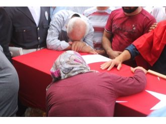 Hatay Şehidine Veda Etti