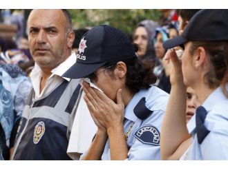 Şehit Polis Gül Suyu Ve Dualarla Son Yolculuğuna Uğurlandı