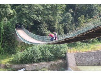 Bu Köprüden Geçmek Yürek İster !