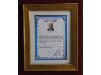 Meslektaşlarının Zor Günlerinde Yanında Olan Polis Ayın Polisi Seçildi