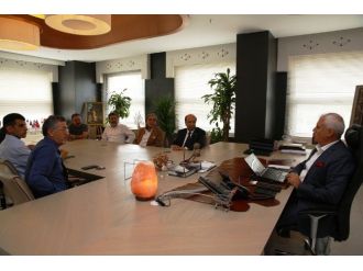 Perakendecilerden Bozbey’e Ziyaret