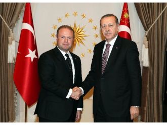 Malta Başbakanı’nı kabul etti