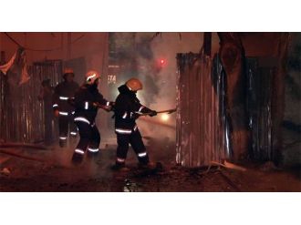 Fatih’te korkutan yangın!