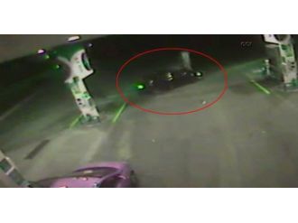 Otomobil akaryakıt istasyonuna daldı