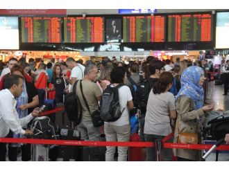 Atatürk Havalimanı’nda bayram yoğunluğu