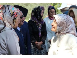 Davutoğlu maden şehitliğini ziyaret etti