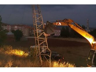Bir ilçeyi elektriksiz bırakan kaza !