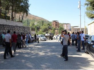 Teröristlere canlı kalkan olmak isteyen 83 kişi adiyeye sevk edildi