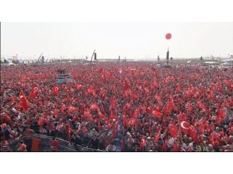 Cumhurbaşkanı ve Başbakan miting alanında