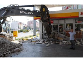 CHP’li vekilin çalışanları akaryakıt istasyonunu bu hale getirdi