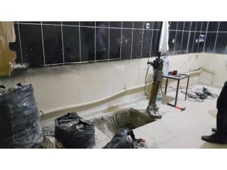 Kuyumcuyu soymak için tünel kazmışlar