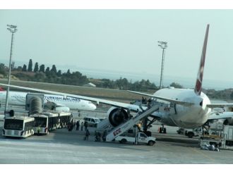 Yolcu uçağında hırsızlık iddiası