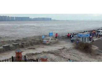 Dev dalga kıyıyı böyle vurdu