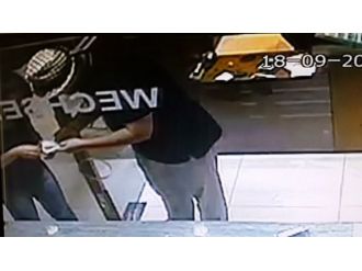 3 dakikada 2 bin 600 dolar çaldı !