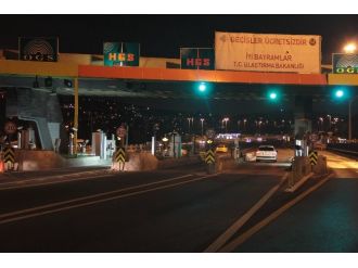 Köprü ve otoyollarda ücretsiz geçiş başladı