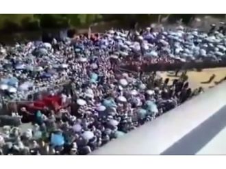 İzdihamdan hemen öncesi kamerada