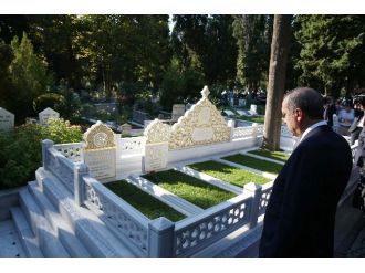 Cumhurbaşkanı Erdoğan’dan kabir ziyareti