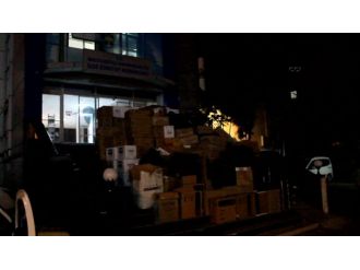 Emniyet Müdürlüğünün önünü kapattı !