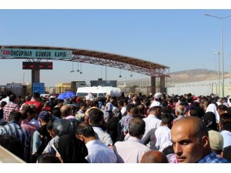 27 bin Suriyeli bayramlaşmaya gitti