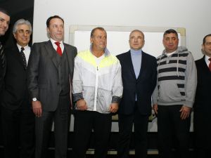 Galatasarayda Yönetim Ve Teknik Ekip Alt Yapıyı Gezdi
