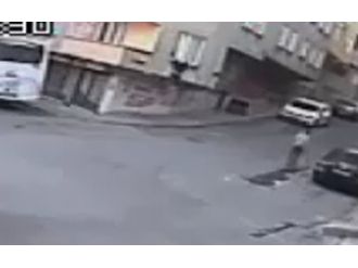 Önce evine girdiler sonra otomobilini çaldılar