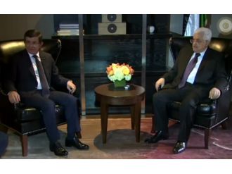 Davutoğlu, Mahmud Abbas’la bir araya geldi