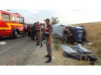 Aşırı hız facia ile sonuçlandı: 3 ölü, 8 yaralı