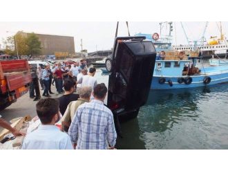 Aracı durduramadı, denize uçtu