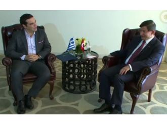 Davutoğlu, Çipras ile görüştü