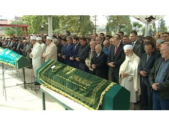 Erdoğan eşinin amcasının cenaze törenine katıldı