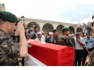 Son yolculuğuna uğurlandı