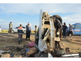 Otomobil takla attı: 1 ölü, 2’si ağır 8 yaralı