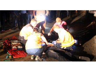 Kaza yapan araca yardım ederken canından oldu