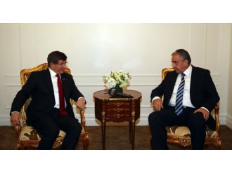 Davutoğlu Akıncı ile görüştü
