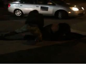 Marketin otoparkında birbirlerine girdiler