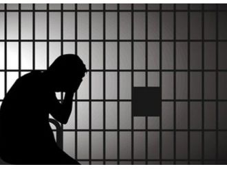 Telefonda erkek sesi duyunca cezaevinden kaçıp...