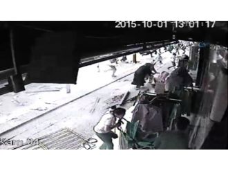 Otobüs faciası sırasında yaşanan panik kamerada