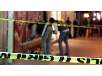 İstiklal Caddesi’nde iki genç, tek kurşunla intihar etti