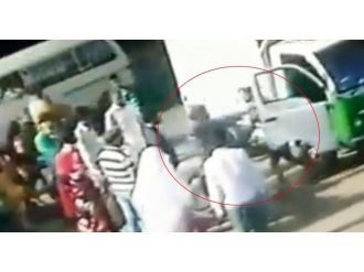 Aracından indi öldürüp gitti !